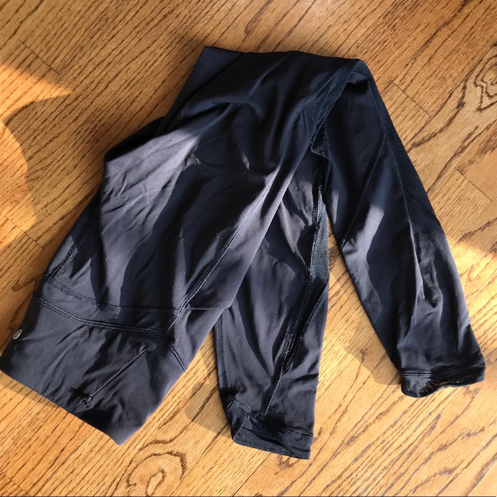 Crop leggings with mesh details